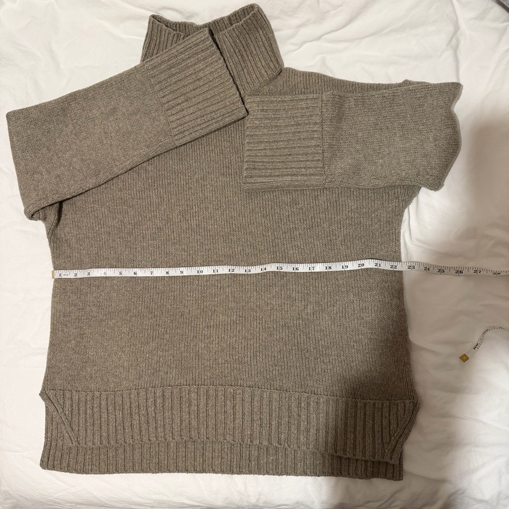 Abercrombie & Fitch Taupe Turtleneck Sweater